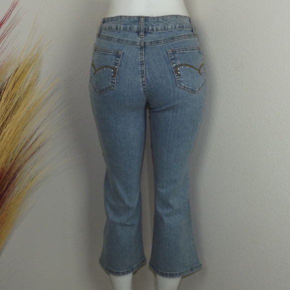 Cropped Light Wash Blue Denim Jeans - Picture 4 of 7